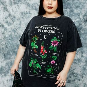 The Essentials Oversized Graphic tee